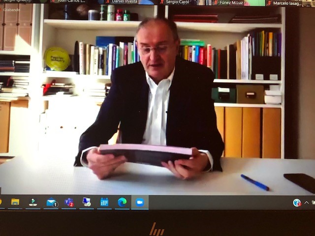 ElizabethDMo's tweet photo. Escuchando a @xaviermarcet en la presentación del libro #totalvaluemanagement #RedConsultoresTotales #guiaparatranformartuempresa #eventoTVM https://t.co/BLHgmoiI5p