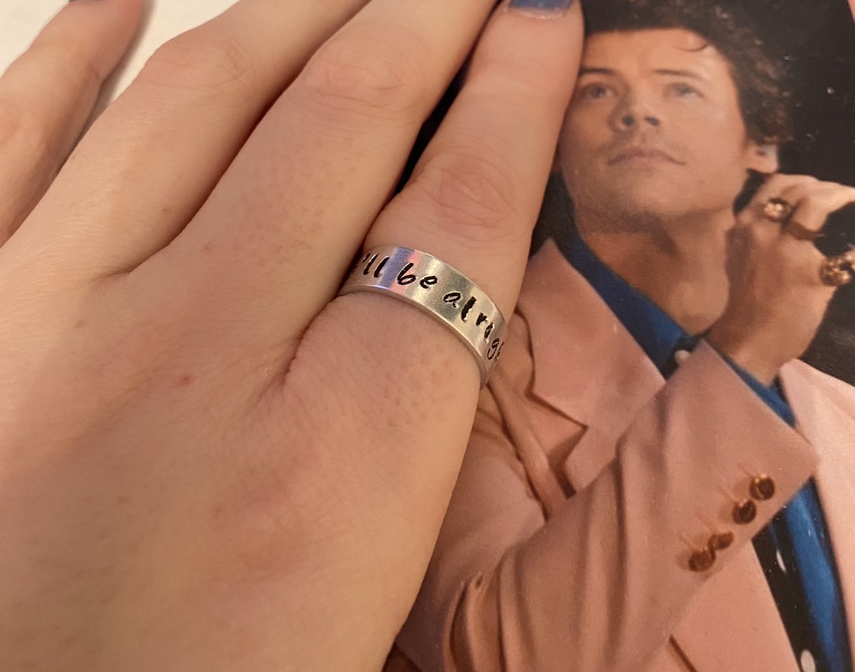 temporarypayne's tweet photo. ‼️ giveaway ‼️

due to an ordering error i’ve decided to giveaway my harry styles inspired ring 💍 

‘it’ll be alright’ is hand stamped into the ring

brand new, just tried on for photos ♡

just follow me and rt/like this tweet 🥰

winner picked tomorrow 23rd feb 🌍 https://t.co/ZsADAxxKKO