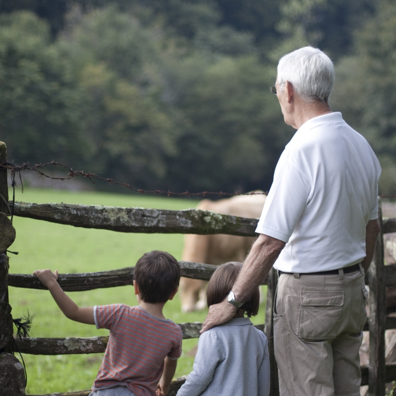 sandgenlife's tweet photo. "Hey, dad? We need to talk..." Get your #FREE copy of 10 Questions to Ask Your #Parents About Their Future https://t.co/9DEEQ4Pw25 #sandwichgeneration #elderly #agingparent #seniors #familyconversation #eldercare #caregiving https://t.co/0TfQndaJrs