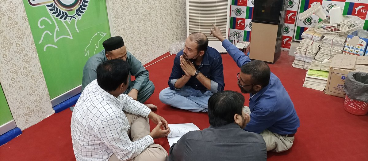 AneebIqbal's tweet photo. پاک سرزمین پارٹی، ڈسٹرکٹ سینٹرل کے آفس میں اہم میٹنگ منعقد کی گئی ۔میٹنگ کی باقاعدہ صدارت ڈسٹرکٹ سینٹرل کے صدر عبداللہ شیخ نے کی۔میٹنگ میں الیکشن سیل کے حوالے سے بات چیت کی گئی اس موقع پر ڈسٹرکٹ نائب صدر اور ڈسٹرکٹ کمیٹی ٹاؤن انچارج بھی موجود
@SheikhA56759002
@furqanPSP https://t.co/ELdlDaCvmp