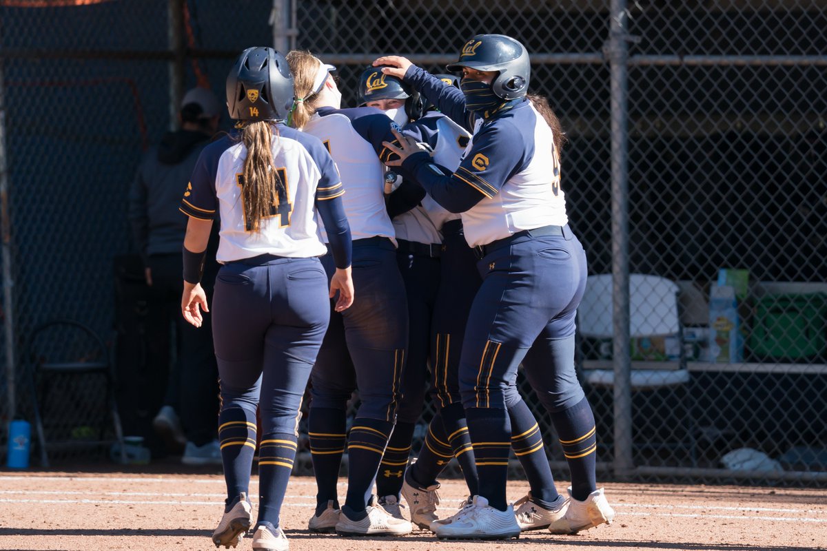 Walk-Off Win 🙌 @cyingling14 with the blast to tie it @SparacinoKarlee with the single to win it #GoBears #EarnIt #D1Top10 Photos by Peter Fukumae