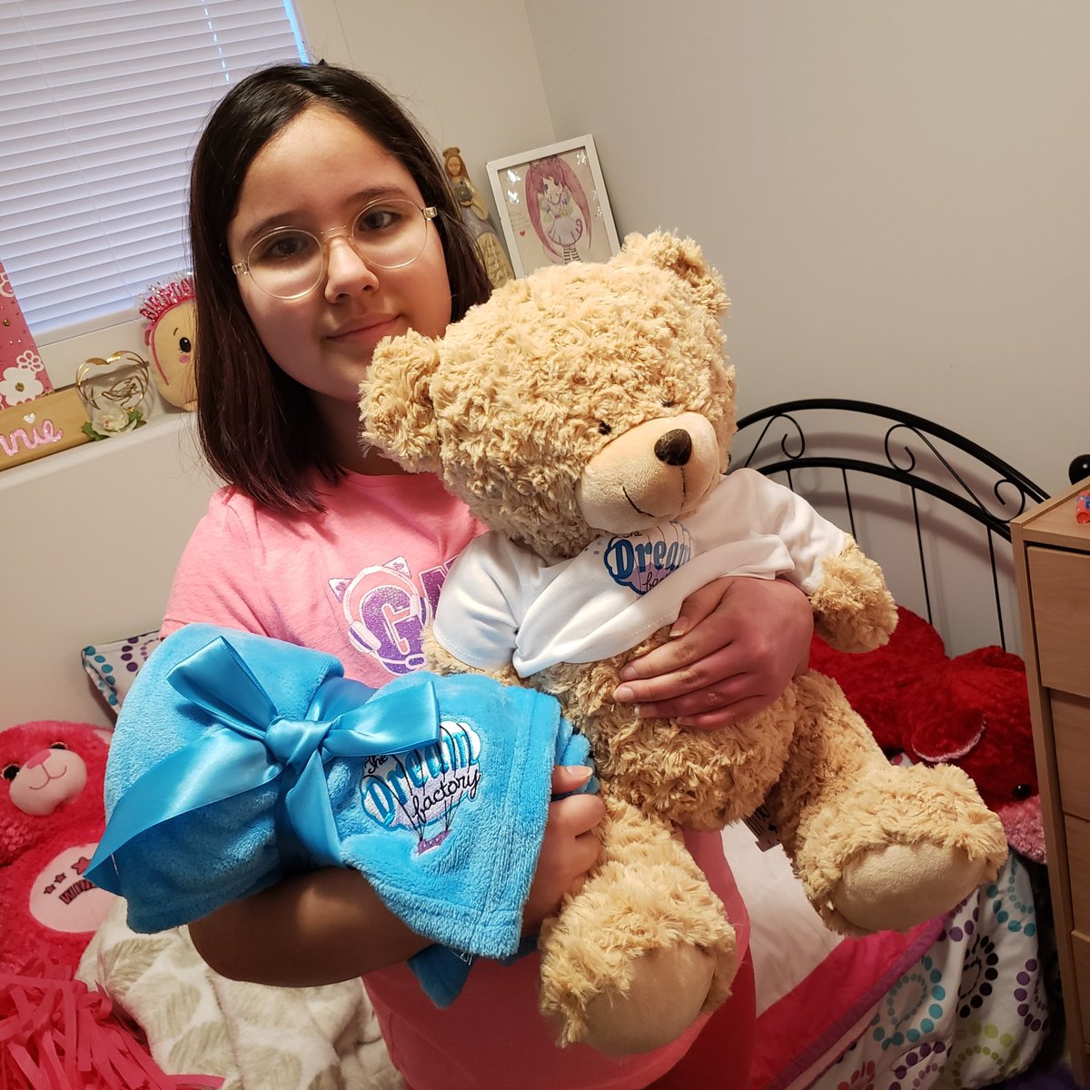 DID YOU KNOW❔☁️ Each new Dream Kid receives a special welcome package that includes a Dream Factory teddy bear🧸This small gift is to encourage kids to start thinking BIG about their dream come true and to let them know that we are here to support them every step of the way 💗