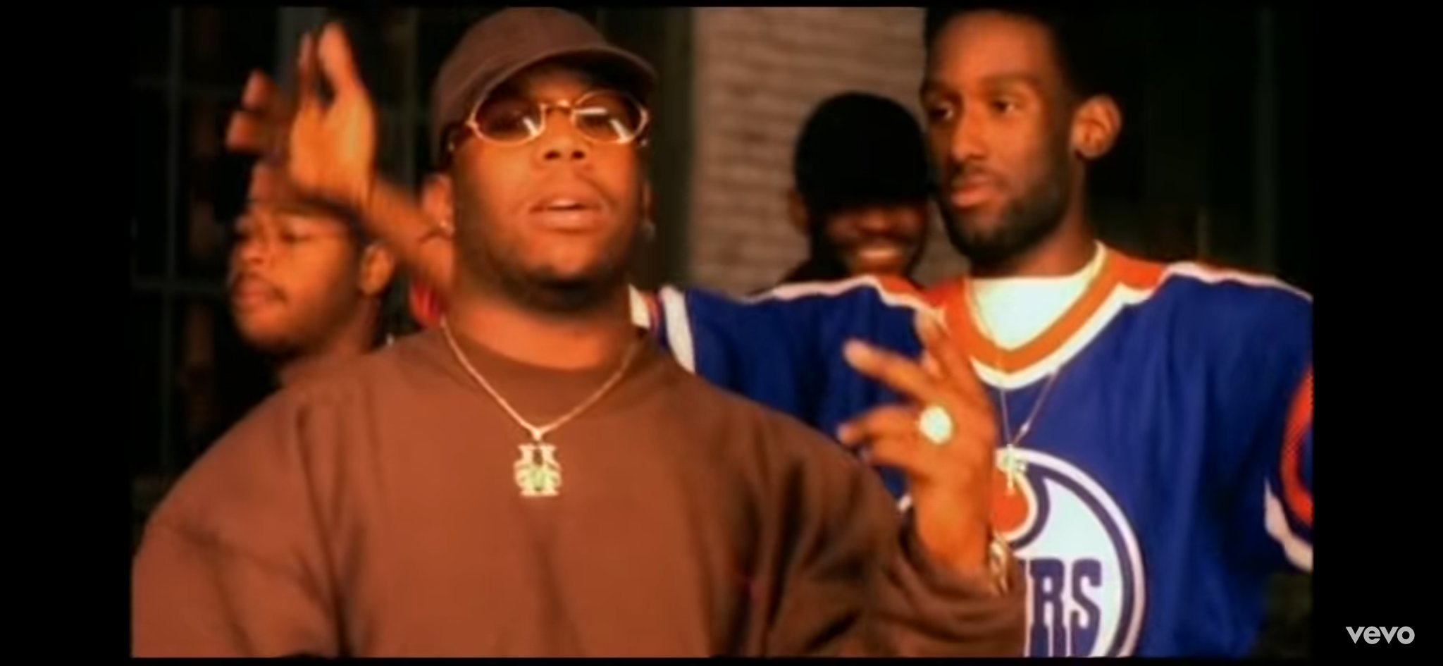 rappers wearing hockey jerseys on X: .@shawnstockman of Boyz II Men wearing  an @EdmontonOilers jersey. Submitted by @cowgirl_bebop.   / X