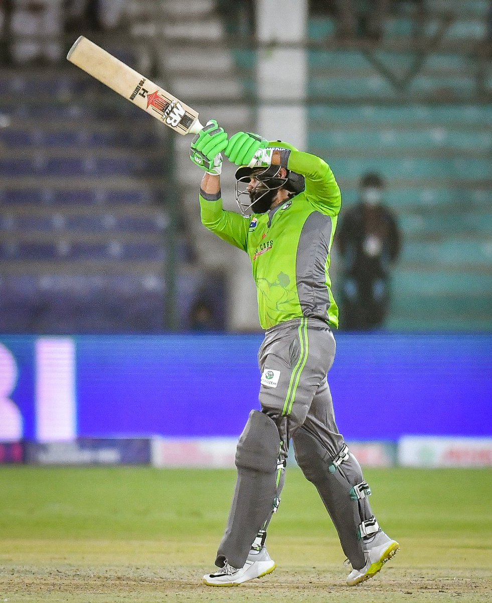 Mussanaf's tweet photo. Bhai @lahoreqalandars ki tou is time #pawrihorihai 🙌👌

#HBLPSL6 #MatchDikhao #QGvLQ https://t.co/iaXbzIvLMo