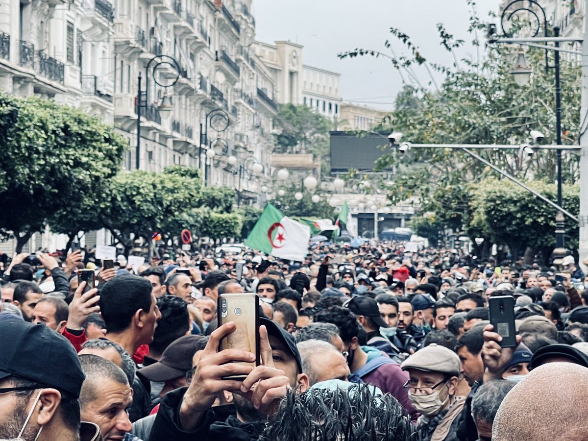 Moncefaitkaci's tweet photo. 22.02.2021 🇩🇿 https://t.co/1vZvSjChNb