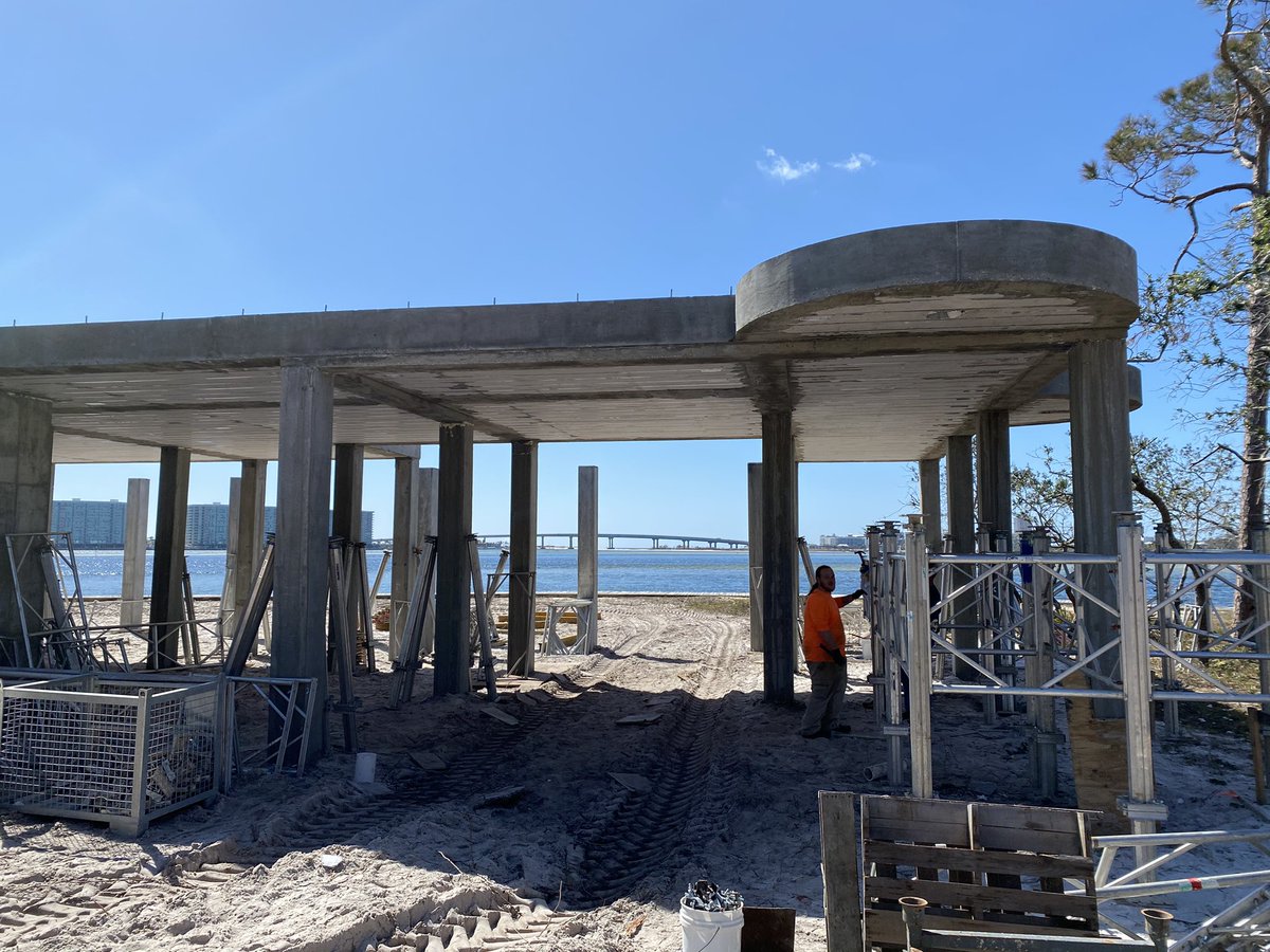 Force5Walls's tweet photo. Shoring down and getting cleaned up for this elevated slab for a new home in Orange Beach. #StickBuiltisForSissies #LiteDeck #OrangeBeach @liteform @litefoot74 https://t.co/hLDCiIjHpx