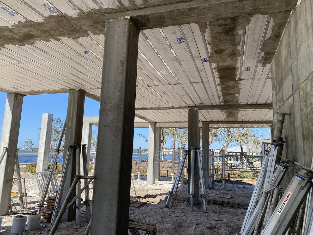 Force5Walls's tweet photo. Shoring down and getting cleaned up for this elevated slab for a new home in Orange Beach. #StickBuiltisForSissies #LiteDeck #OrangeBeach @liteform @litefoot74 https://t.co/hLDCiIjHpx