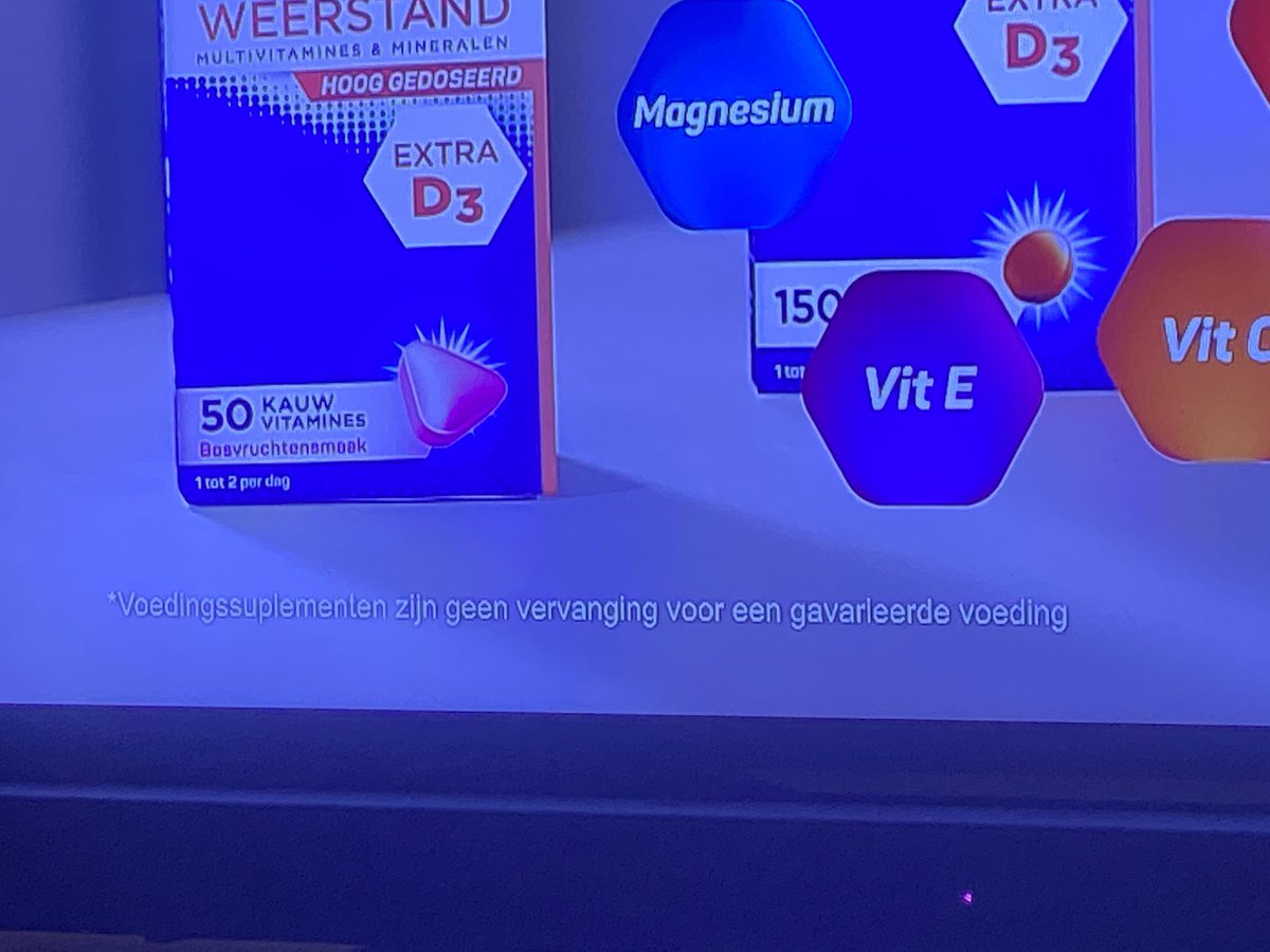 HesselHVisser's tweet photo. Hoop wel dat ik de goede #vitamines binnen krijg! 2 spelfouten in 1 zin.... Op het taalgevoel van de maker van deze tv spot van #davitamon zou ik in geen geval vertrouwen! @Taalvoutjes https://t.co/I4XHbNjCPp