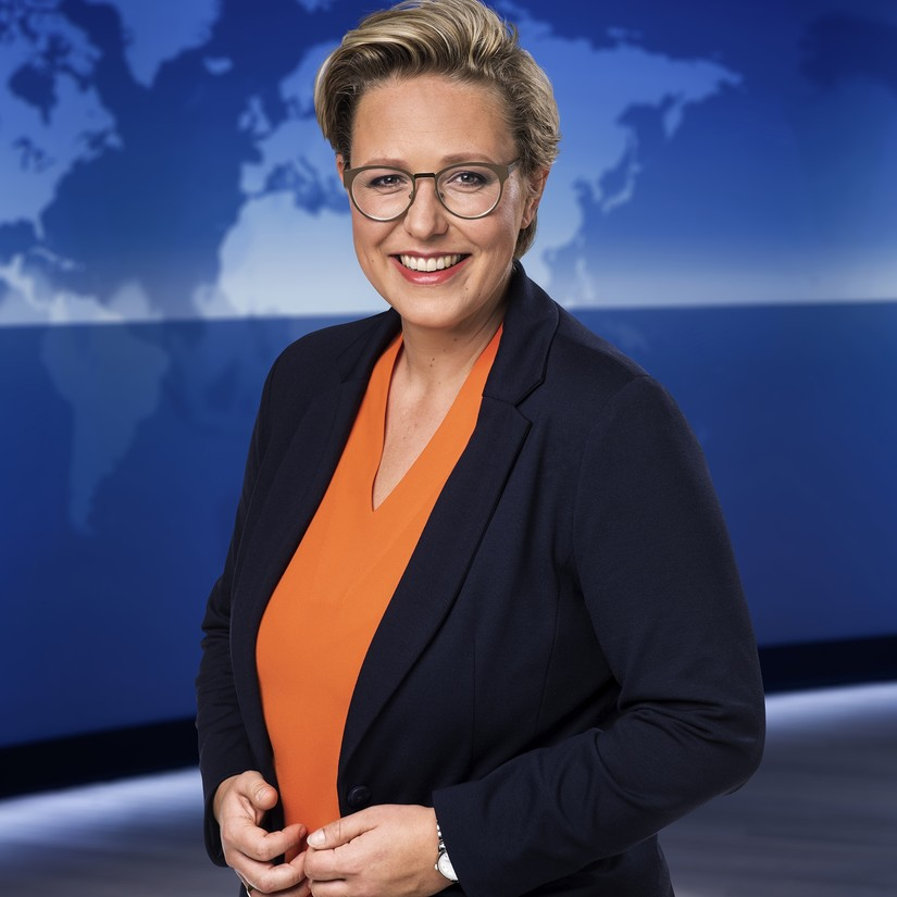 kressZwitscher's tweet image. #Exklusiv: Diese 10 Medien-Köpfe sind diese Woche gefragt: kress.de/news/detail/be… @terberl @julianeleopold @georg_kofler @LarsReckermann @grashey @HelgeFuhst @View85 @OMC_Michalski @AndrPollmann @srueh16 #Jetzt bei den #Köpfen ein Profil anlegen: kress.de/koepfe/kressko…