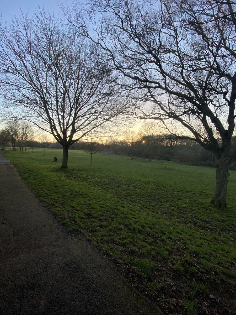 hackett_niall's tweet photo. Beautiful afternoon to get my steps in for #cooponthemove #centralonthemove 😊 https://t.co/v32nFOuYQn