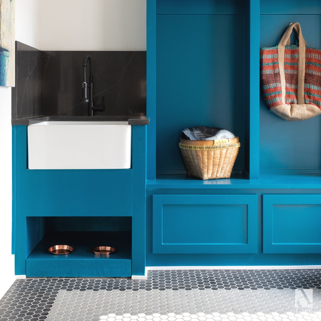 Daltile's tweet photo. Pull off your shoes and stay for a while.

📷: Floor: Color Wheel Mosaic in Matte Black, Matte Suede Gray, and Arctic White
Sink: ONE Quartz Surfaces in Broadway Black https://t.co/UYKb6gKJLJ