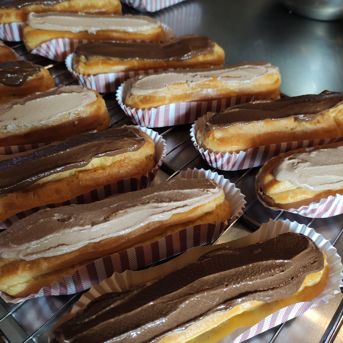 cafe_marion's tweet photo. Café Marion. French Desserts, Pastries, Drinks.
Thursday to Monday
12.30pm to 6.30pm
#cafemarion #bakery #malaysia #pahang #KL #patisserie #French https://t.co/DFCEjwUXCA