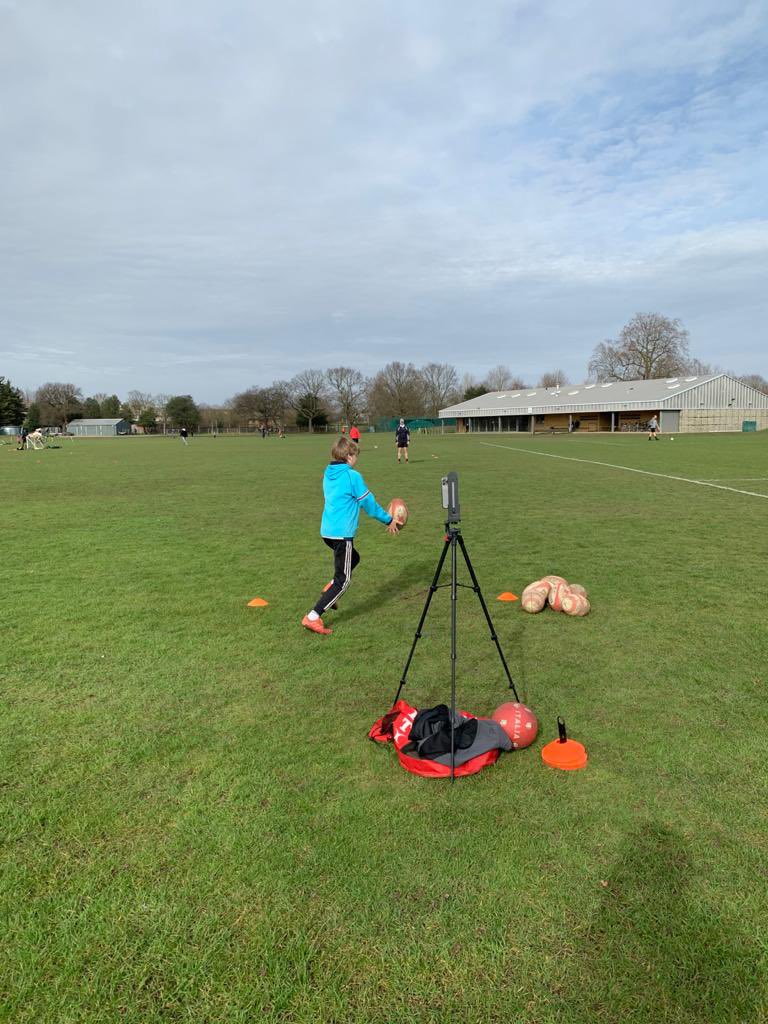 gregsendell's tweet image. Great to keep @rosslynpark U13s training during lockdown via zoom @ADavies_10 @AD_EliteKicking