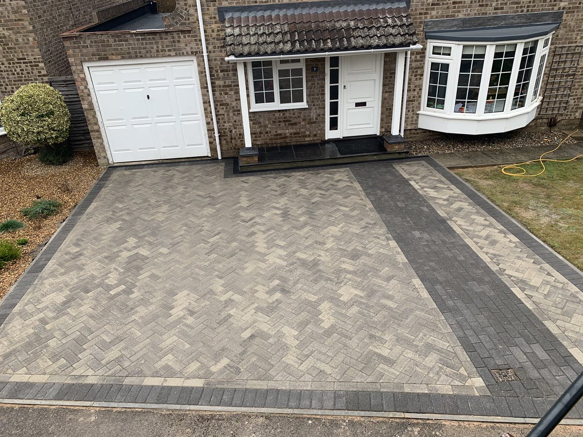 CamBlockPaving's tweet image. Another driveway completed today In Melbourn Cambridge once again...