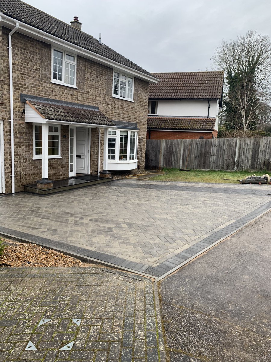 CamBlockPaving's tweet image. Another driveway completed today In Melbourn Cambridge once again...