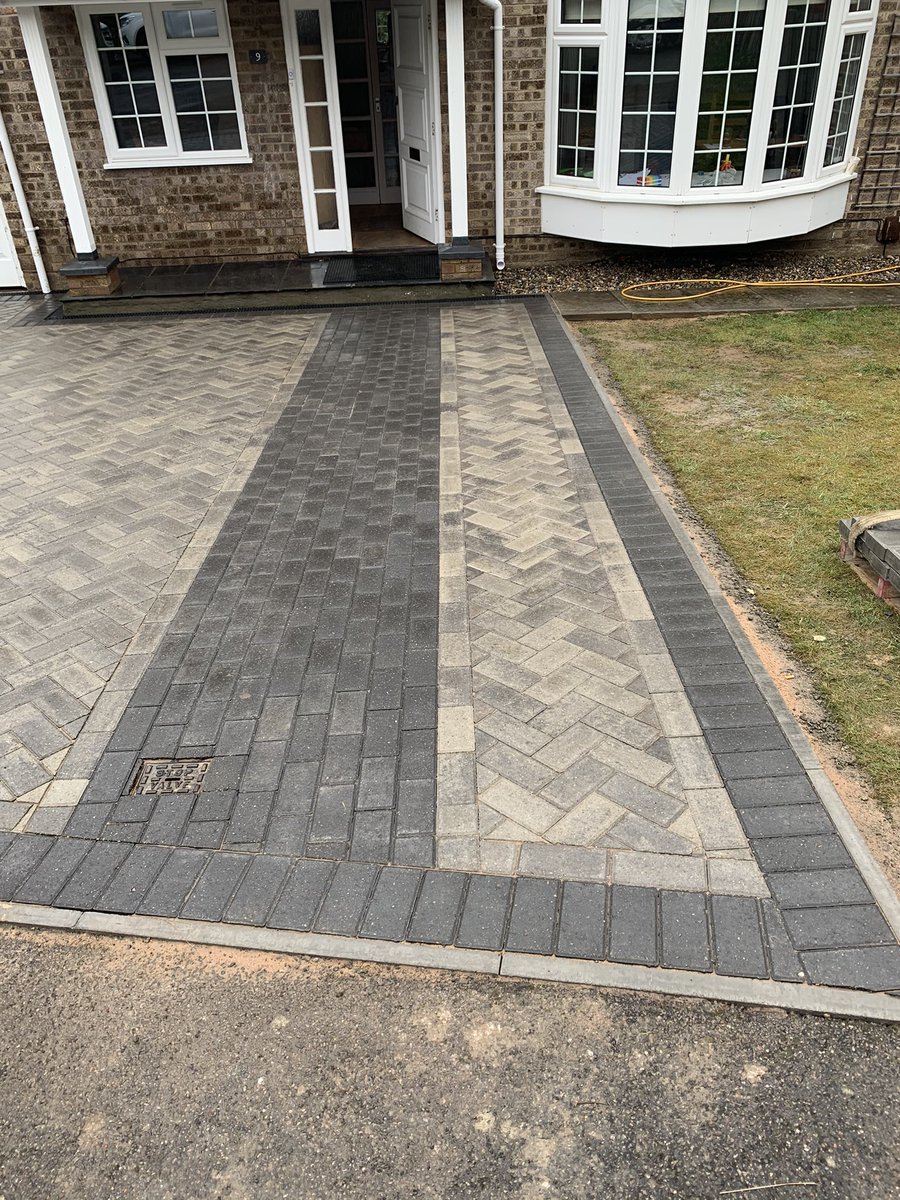 CamBlockPaving's tweet image. Another driveway completed today In Melbourn Cambridge once again...