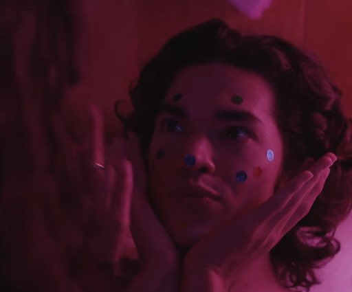 trumanngray's tweet photo. cute as hell // What the hell
#OverdriveMusicVideo https://t.co/JVnAtooUsz