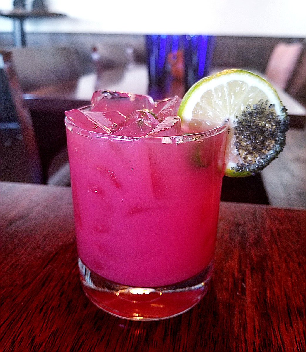 Happy #NationalMargaritaDay Everyone!! Who else is taking part in this fabulous holiday?? 

#tequila #Margarita #MargaritaDay #cocktails #blogger