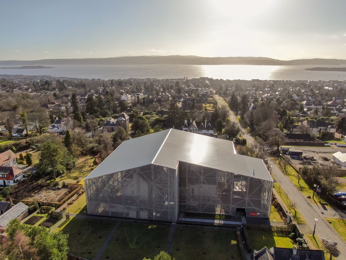 Helensburgh from the CRM Hill House Box ©@EyeintheskyGla #helensburgh @helensburghadv @N_T_S @PriceandMyers @VisitScotNews @AtelierTen @NtlMuseumsScot @RobertsonGroup @HistEnvScot @welovehistory #thehillhouse #carmodygroarke #architecture #conservation #museum #dronephotography