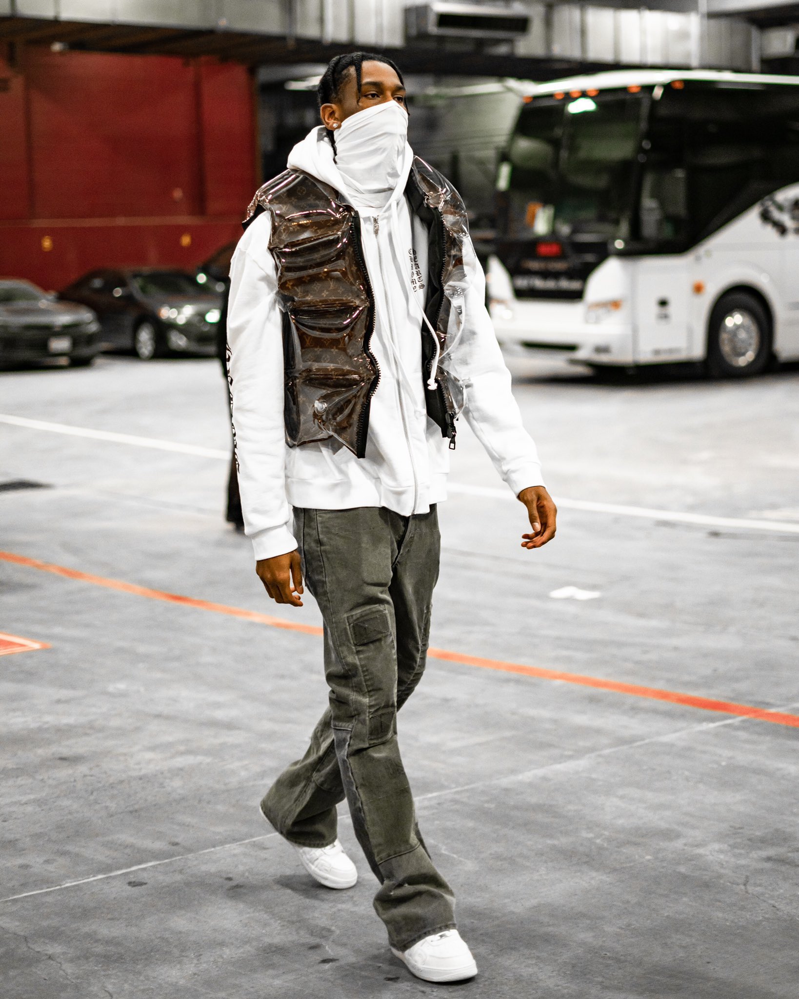 LeagueFits on X lv life jacket might mess around and drown off this wave https t ObZe5e33du X