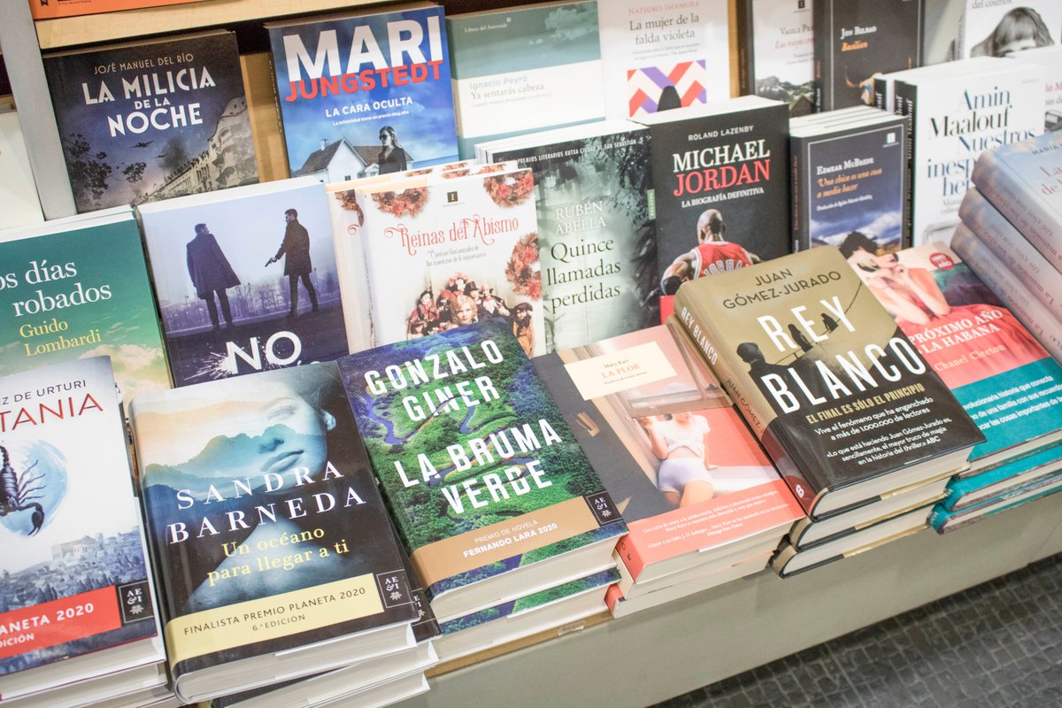 Oso leku berezian sartzen gara gaur, kultura eta artea arnasten diren giro abegitsuan.
Liburu denda bizi batean barneratzen gara, ongietorri Hontza Liburudenda ra.
🌟 Liburu denda hurbila, xumea, non langile guztien inplikazioa erabatekoa da. 
🌍 Okendo, 4
hontza.net