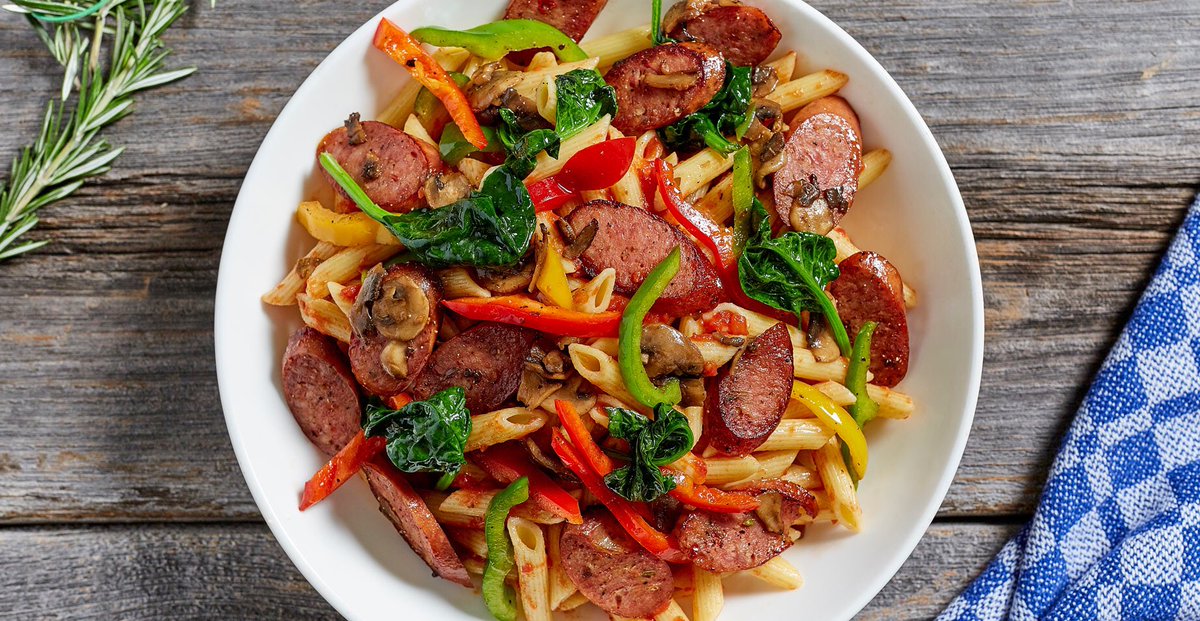 PB_Catering's tweet photo. Dinner can be ready in no time with Family Meals like this! 🥘

The Sausage Penne with Caesar Salad serves 4 and is delivered cold so you can reheat when you’re ready to eat 🍽 https://t.co/b3sLFs5czV
