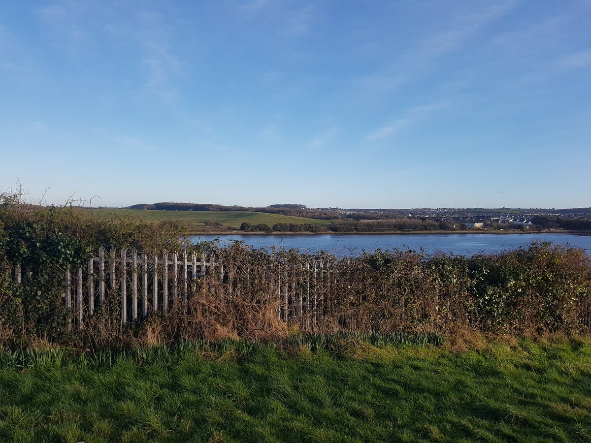 LucieGarland's tweet photo. #todayisaw sunny skies on the way home https://t.co/PuX4oRclhy
