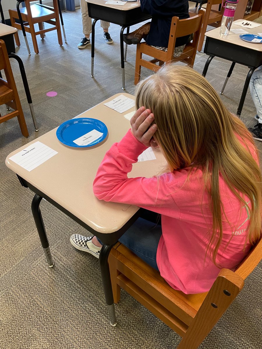 LibrarianMrsL's tweet photo. 4th grade rocked our “Chopped: Figurative Language” game today!  Our “chefs” created amazing dishes with our basket ingredients! I was so impressed with their writing and creativity! Thanks @DrakeGes for such a fun Monday! https://t.co/vbsMiAcLNY