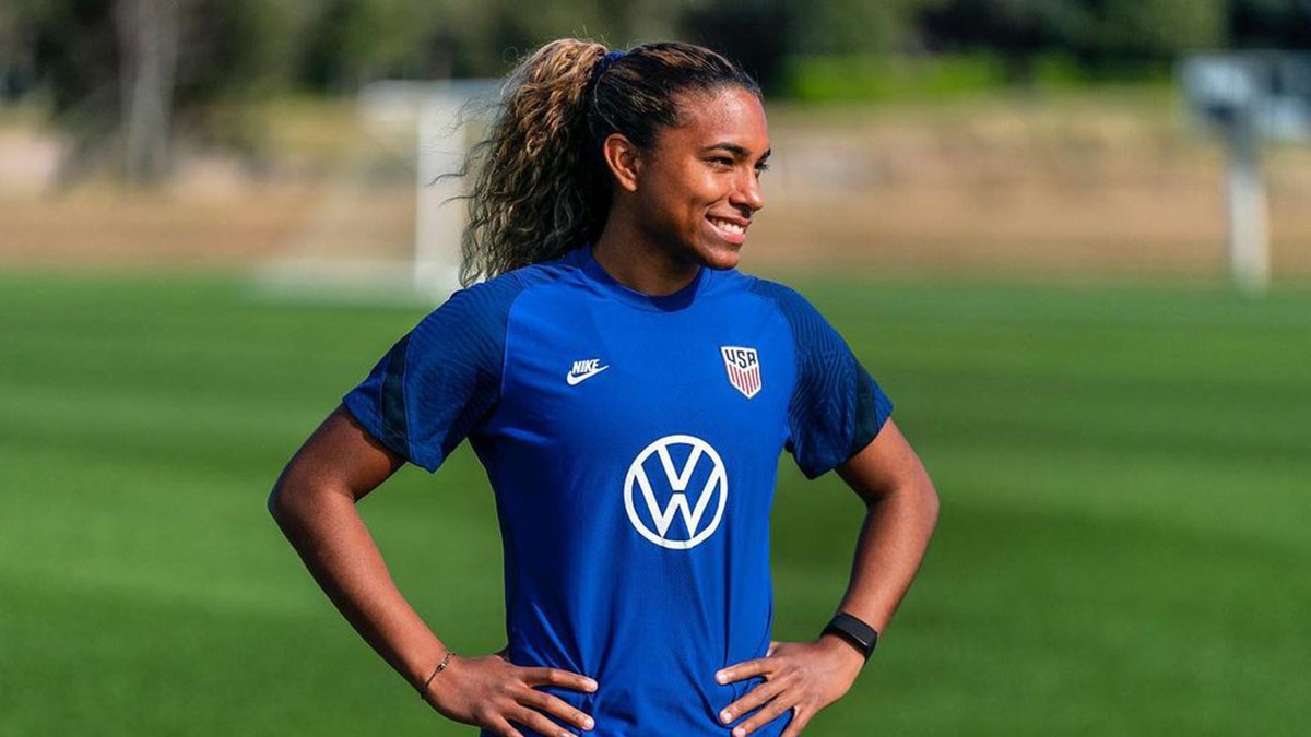 Catarina Macario regresa a Francia para completar la cuarentena de 7 días establecida por el gobierno 🇨🇵 y poder estar así con el Olympique de Lyon en el siguiente encuentro de Champions frente al Brondby danés el 4 de marzo. Se despide de la #USWNT habiendo jugado 64 minutos.