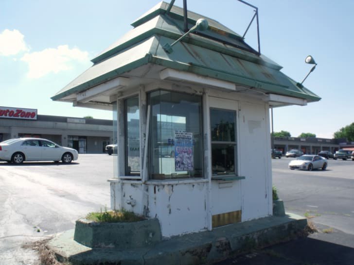 mass ave curmudgeon tweet media