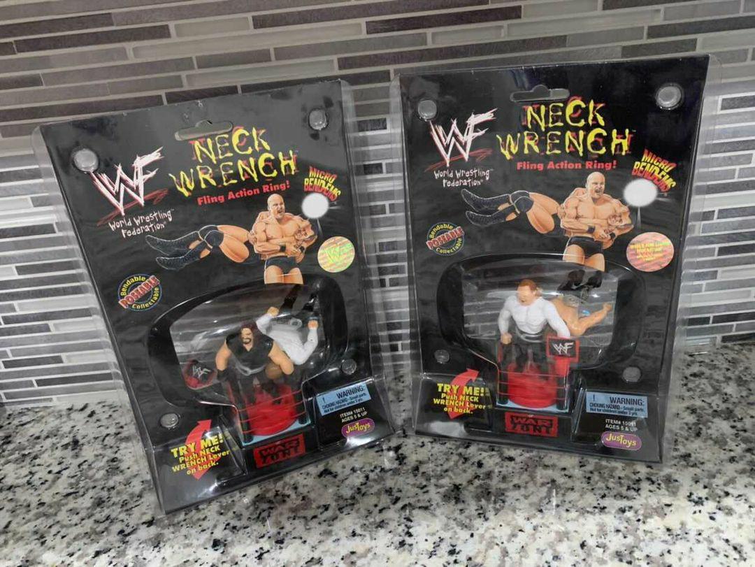 MajorWFPod's tweet photo. .@Dfreedom30 missed these weekly purchases of @TheMattCardona's during #MajorFest week last month! lol
• @PWTees Micro Brawlers @JakeSnakeDDT
• @MEDICOM_TOY Sofubi Fighting Series @Sting from 2016
• Just Toys Micro Bend-Ems Steel Cage & Neck Wrench Fling Action Ring from 1999 https://t.co/qP7bE8s85i