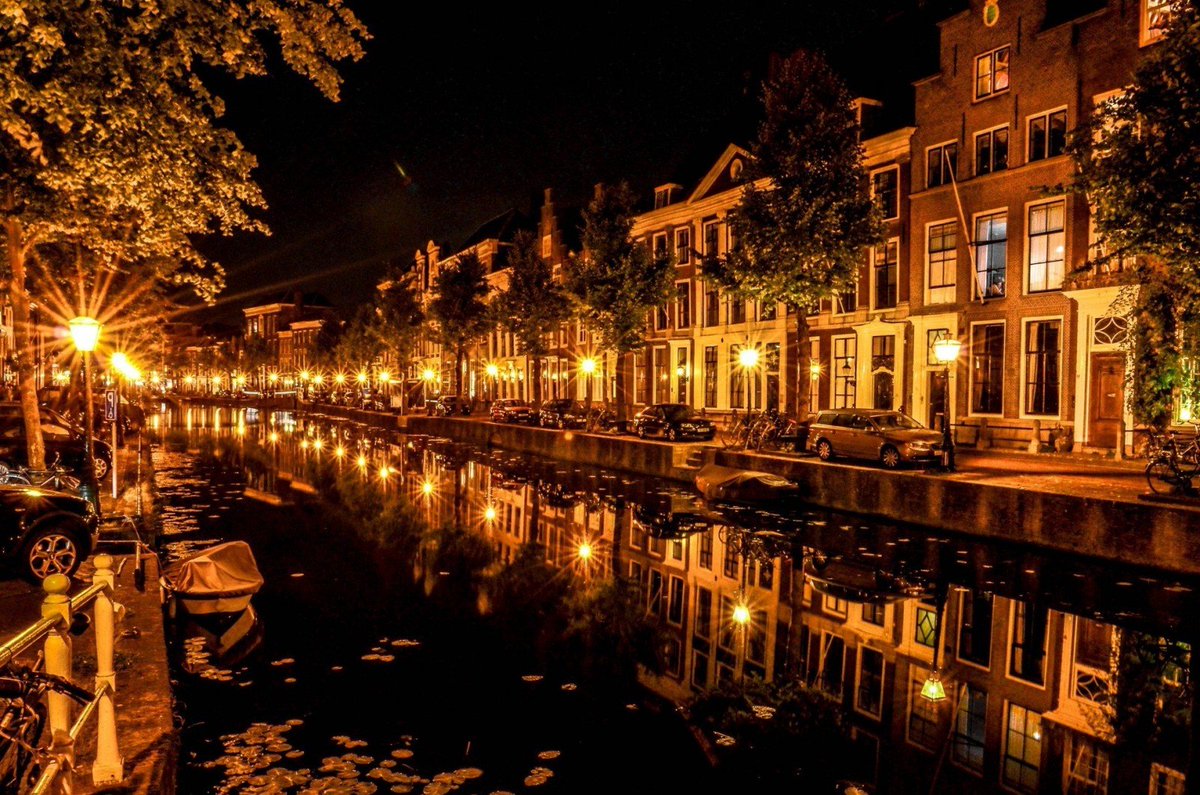 Buon inizio Settimana a tutti!🙋‍♂️
#Offline twitter friends 

#buonanotte #civediamo #nightlife #reflections #photo #photooftheday #architecture #architecturephotography