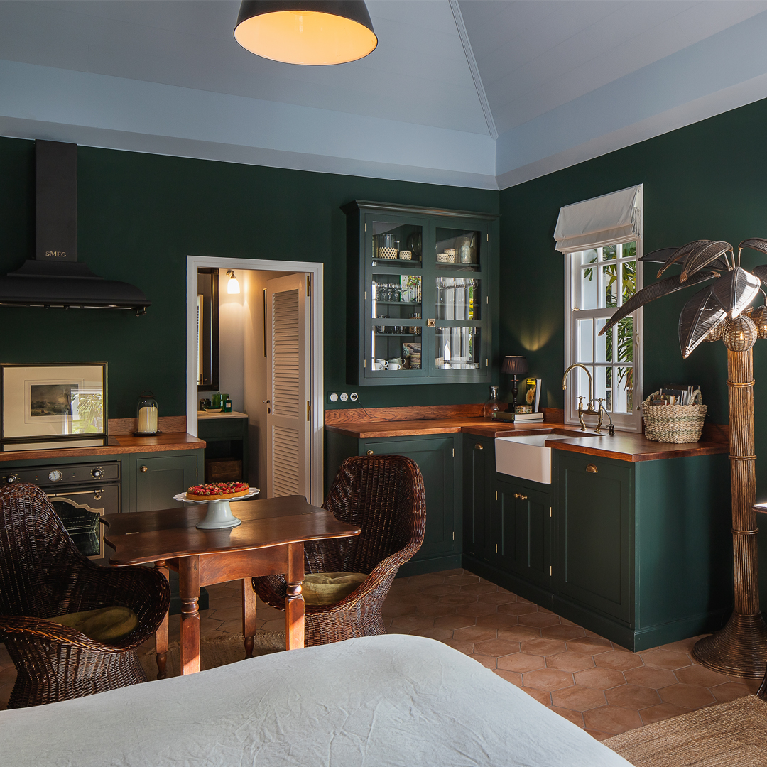 deVOLKitchens's tweet image. Three beautiful deVOL Kitchens on the island of St. Barth, this was such a fun and very special project to work on...

Get the grand tour here - bit.ly/deVOLInStBarth #StBarth #HolidayVilla Villas by Sibarth and beautiful images by Laurent Benoit