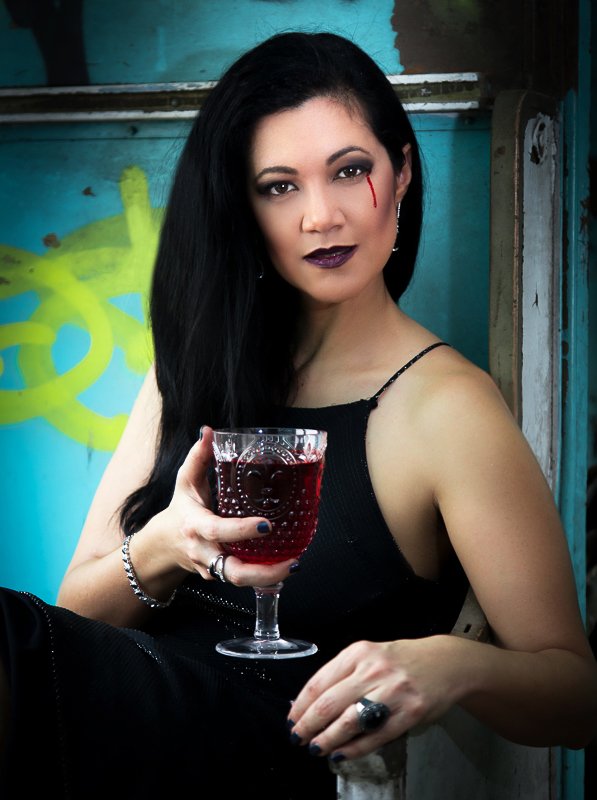 Had an awesome chat with @MsLouSimon for WiHM! Check it out, and don't forget to check out who newly released film/(in the US) <a href="/AgoraphobiaFilm/">Agoraphobia Film</a>! Thanks again Lou!!!

rue-morgue.com/triple-threat-…