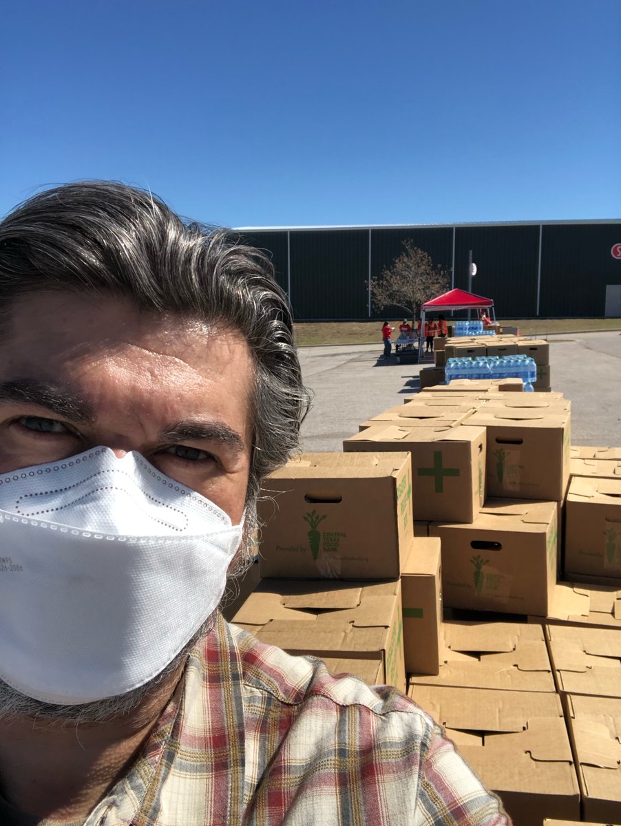 EddieforTexas's tweet photo. Today I'll be joining the @ATXDVCC at the Circuit of the Americas distributing food &amp; water to anyone who needs it.

Cars are encouraged to start lining up at 3pm until 7pm. All those in Del Valle or East Austin/Travis Co are encouraged to come get what you need! #ATXDVCC #txlege https://t.co/gSS5Kg2azB