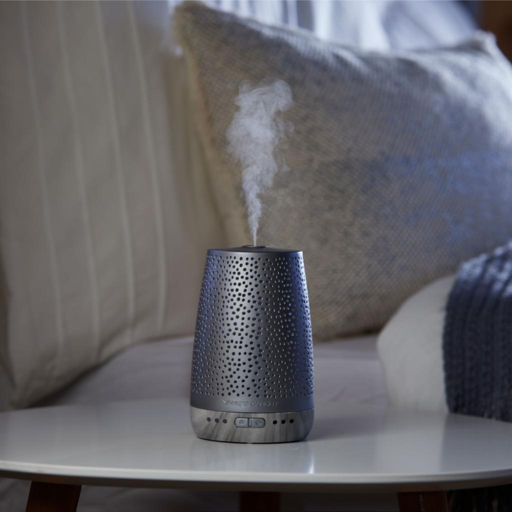 Choose from three comforting fragrances to help quieten your mind: Calm Night, Peaceful Dreams and Starry Slumber. Which sounds the most peaceful to you?

#YankeeCandle #SleepDiffuser #SleepGoodFeelGood

spr.ly/6019HcgkU