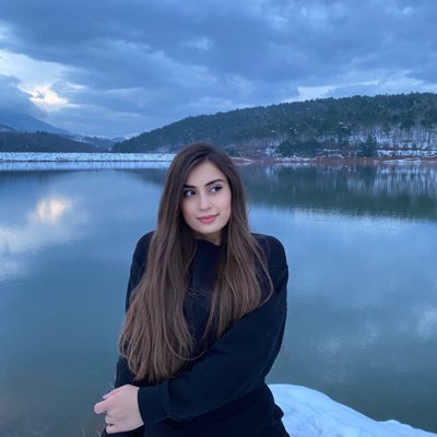 merveeeekeles's tweet photo. #YeniProfilResmi https://t.co/w7wvOVCTwx