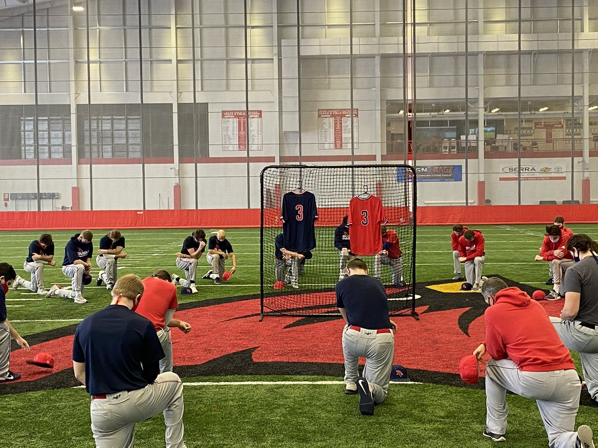 Today at 1pm the Cardinal
Baseball team gathered for a  silent tribute to legendary Coach Walt Head. Honoring the memory and life of #3!