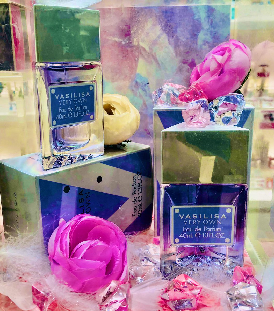 Perfu_official's tweet photo. 今日は新作🆕VASILISA/VERYOWNのご紹介です👧🏻💠
透明感のあるアップルやベリーにパープルフラワーの甘さを加えたエキゾチックだけど軽さのある香り✨✨
ボトルやジュースもパープルで可愛いながらもセクシーな現代の女性を象徴しています👯♀️♫♪
春に向けてのオススメの商品です!
#VASILISA #VERYOWN https://t.co/k8myppgBsz