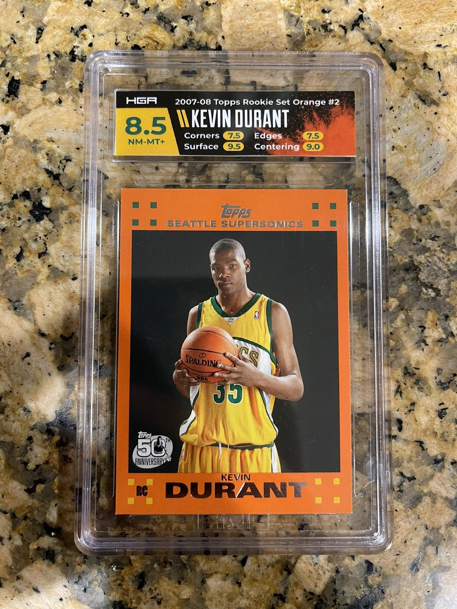 PG3Phil's tweet photo. So to make a separate post, I believe @GradingHybrid graded this thing pretty fairly, so anyone who thinks they just hand out 9.5s, this was my test. It’s also FS so hit me up! https://t.co/qx4egF8Ust