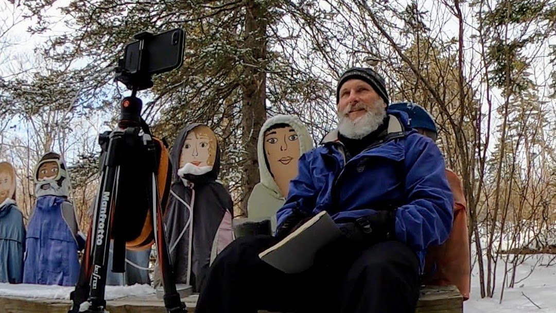 JoeWalewski's tweet photo. I co-taught a Birds class (virtual field trip) with Danielle, Peter H, and a flock of Black-capped Chickadees. Watch  4min of our 40-minute class on my personal blog https://t.co/y0nZVHvots https://t.co/hzyjiE7h7q