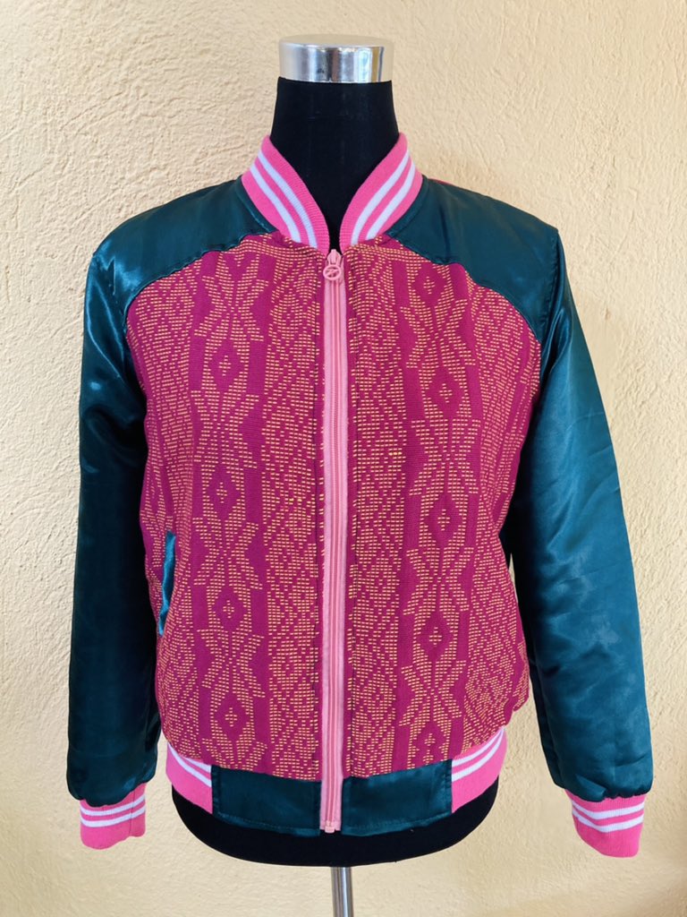 🌟TWITTER ANNIVERSARY GIVEAWAY🌟
We’re giving away a CUSTOM MADE BALIK BATIK PIECE to one lucky winner! Winner gets to choose between a BARONG (male or female version available) or a handwoven BOMBER JACKET. 
To join:
🌟Follow us
🌟Quote Tweet 
🌟Tag 4 friends in replies