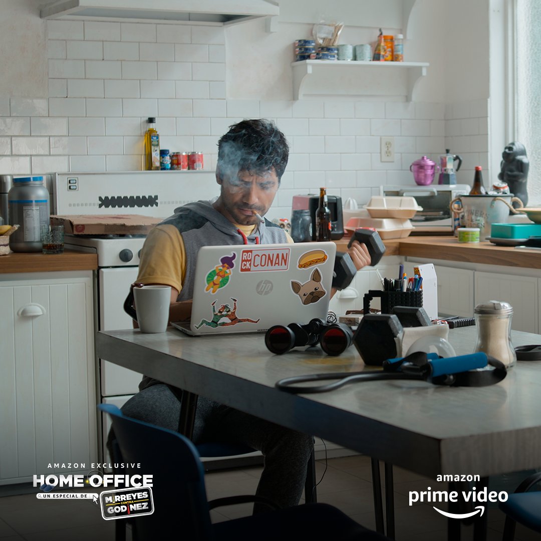 La cuarentena sigue pero gracias a dios 🙏 podemos ver todavía #HomeOfficeElEspecial  #MirreyesvsGodinez 😎
Disponible solo en <a href="/PrimeVideoMX/">PrimeVideoMX</a>