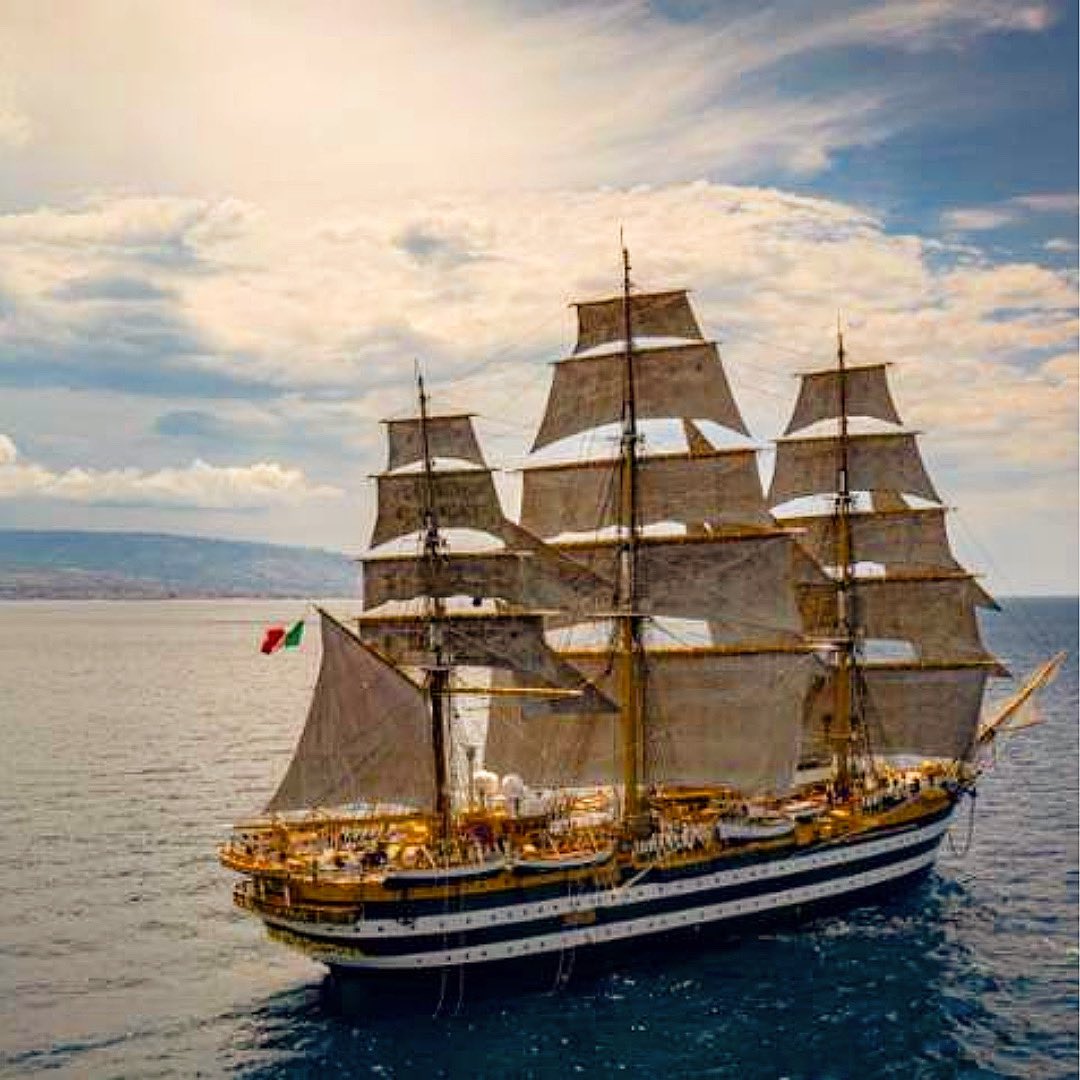 La Amerigo Vespucci compie 90 anni. Simbolo dell'Italia e nave più bella del mondo.
#AmerigoVespucci #orgoglioitaliano #Marina #Nave https://t.co/cU0gY1g6oE