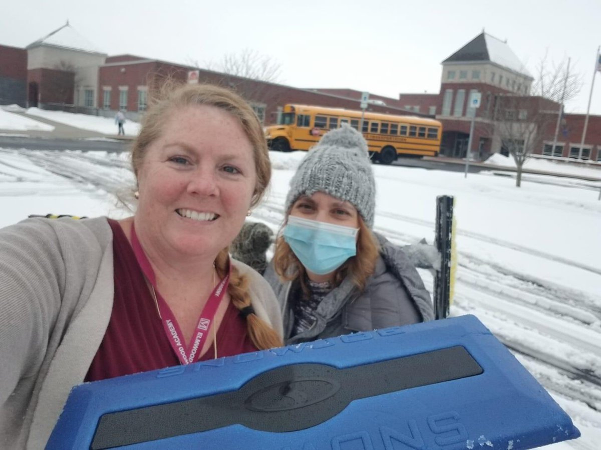 MMS_principals's tweet image. Today MMS faculty and staff were surprised when they approached their cars this afternoon and the snow had been removed. Thanks to Mrs Long and Mrs Coffman for making our day #wellbeing #makesomeonesday #masdproud #specialstaff