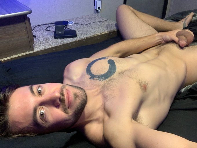 When you have the day off and hoping someone sides in your DM&lsquo;s 😅 https://t.co/93YlNCIPAW<a href="/tag/mvsales"class="tags"><span>#mvsales</span></a><a href="/tag/mvgayboys"class="tags"><span>#mvgayboys</span></a>