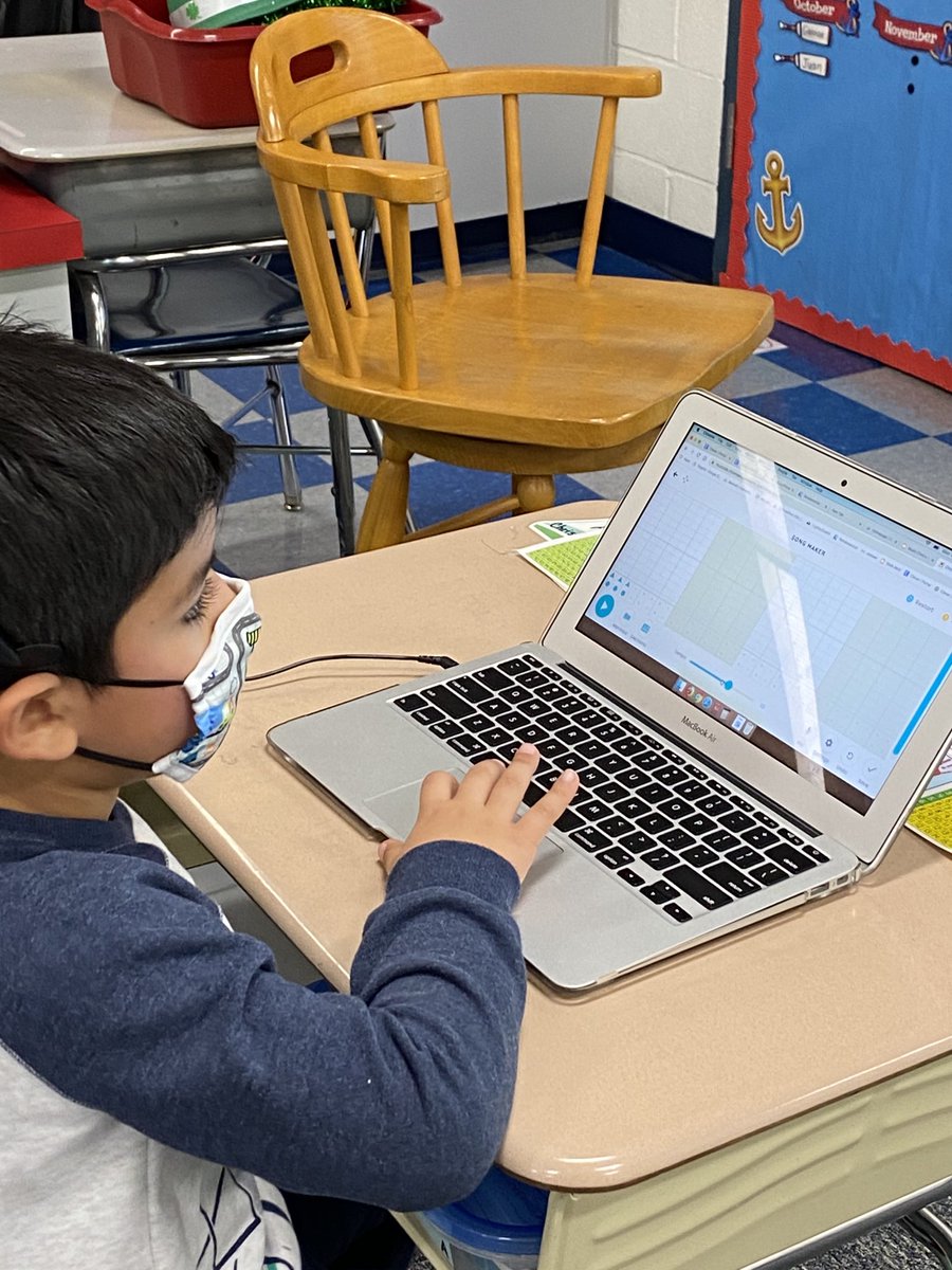 dowdyamy's tweet image. Students are loving creating their own music on chrome music lab!  #ChathamDigitalLearning #BennettRocks