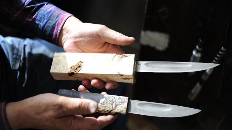 Настоящий якутский. Якутский нож Ironwood. Якутский нож якутских. Якутский костяной нож. Рукоять якутского ножа.