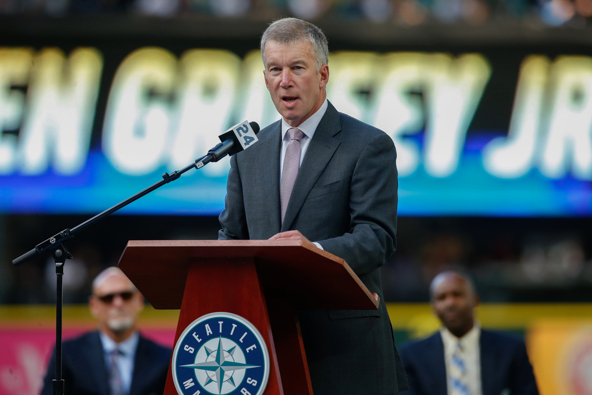 Kevin Mather resigns from Mariners after 'inappropriate' comments