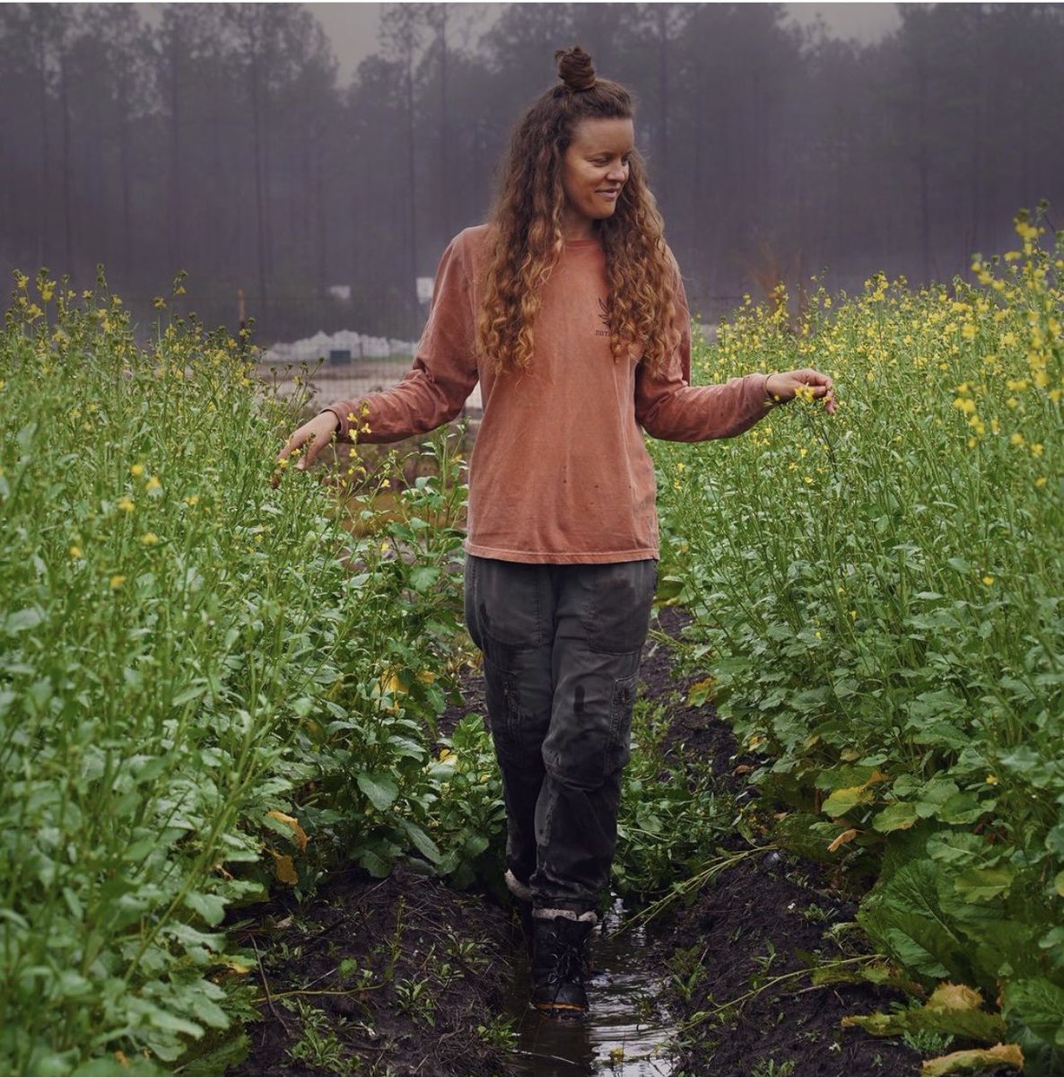 Strolling through the Ethiopian kale blossoms, Lexi is our resident climate farm fairy!
#organicgarden #zone9a #urbangarden #urbangardening #sustainable #epicgardening #greenthumb #climatefarming #climatefarmer #instagarden #learntogrow #veggiegarden #realfood #permaculture